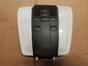 11-15 MERCEDES CLASE C W204 LUZ TECHO DELANTERO INTERIOR PANEL LÁMPARA A0128206610 - Imagen 1 de 4