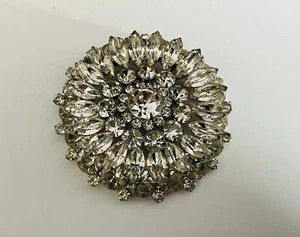Vintage Juliana D&E Round Flower Star 2-TIERED HUGE RHINESTONE Crystal BROOCH - Picture 1 of 8