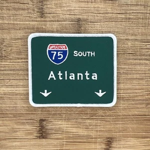 Atlanta Interstate 75 South Iron-On Patch - 3,5 x 3 in cartello autostradale ricamato - Foto 1 di 2