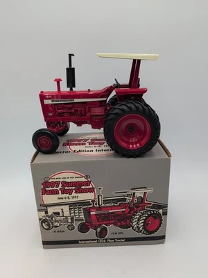 1/16 Ertl Farm Toy International Hydro 1026 Tractor 97 Summer Show Foto 1 de 4