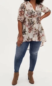 Túnica Torrid Lexie Top Talla 4X Babydoll Floral Gasa Dobladillo Alto Bajo Marfil NUEVO - Imagen 1 de 9