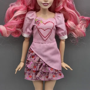 DRESS DISNEY DESCENDANTS PINK HEART SHORT SLEEVE DRESS FASHION DOLL CLOTHES - Picture 1 of 13