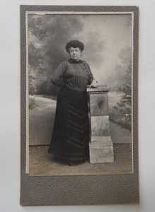 Photo ancienne CDV Portrait d'une femme âgée (vers 1890-1900) - Imagen 1 de 2