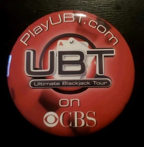 UBT Ultimate Blackjack Tour su CBS TV 3" spilla pulsante ~ gioco d'azzardo casinò Las Vegas - Foto 1 di 2