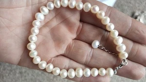 Real Pearl Bracelet With Sterling Silver Clasp R99 - Picture 1 of 3