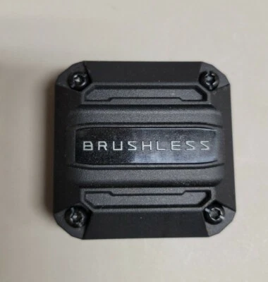 Tapa lateral con tornillos para motosierra inalámbrica Craftsman CMCCS660 60V parte # N53486 Foto 1 de 4