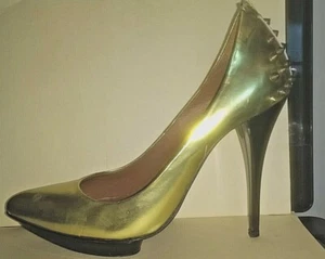 Alexander McQueen gold studded high heel/stiletto/pumps. 40 EUR, ~8.5 - 9 U.S. - Picture 1 of 12