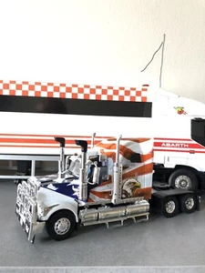 TRUCK TUNING COLLECTION WESTERN STAR 4900 AMERICAN EAGLE 2015 Scala 1/43 N.#2 - Foto 1 di 12