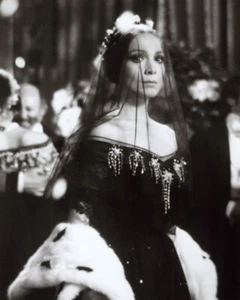 La Traviata 1983 Teresa Stratas wearing veil as Violetta 24x36 Poster - Picture 1 of 1