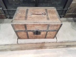 M.C. Lilley & Co. Military & Society goods Columbus Ohio trunk antique collect - Picture 1 of 15