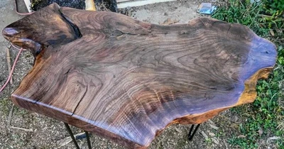 Losa de mesa de nogal negro borde vivo 40" L X 23 1/2" W X 2 1/4 de grosor Foto 1 de 4