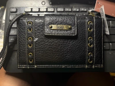 Cartera Muñequera de Cuero Tejido NACIDA, NEGRA CON DETALLE DORADO NUEVA CON ETIQUETAS VENTA AL POR MENOR $45 Foto 1 de 4