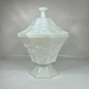 White Milk Glass Covered Candy Dish Anchor Hocking Grapevine Cottage Core Vtg - Picture 1 of 6