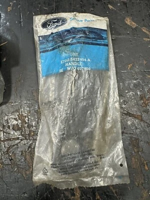 NOS 1986 1987 1988 1989 FORD TAURUS SHO SABLE PASSENGER SIDE FRONT DOOR HANDLE - Image 1 of 4