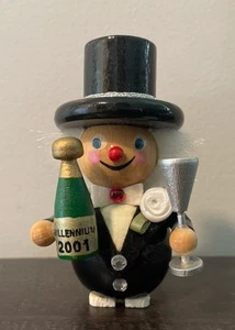 Vintage Steinbach Hand Made Christmas Wood Ornament Millennium 2001 Champagner - Bild 1 von 7