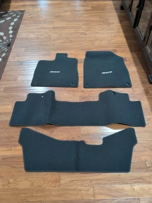 Комплект напольных ковриков Acura MDX 2013-2020 - Изображение 1 из 4