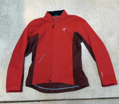 Arc'teryx Women’s Windstopper Full Zip Packable  Jacket Size Small 4-6 Red - Image 1 of 4