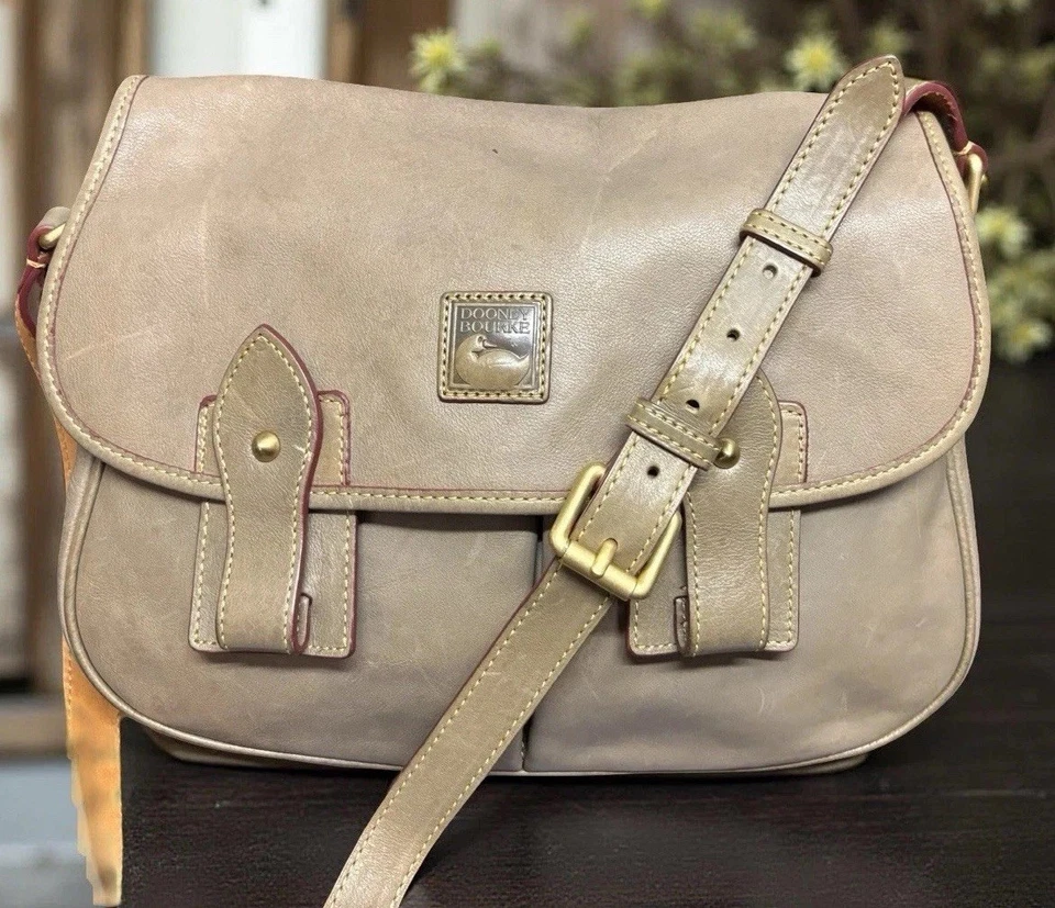 Bolso Mensajero Dooney Bourke Elefante Gris Taupe Florentino Cuero Sillín Foto 1 de 4