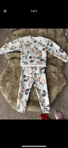 Disney outfit  - Picture 1 of 1