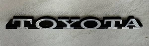 Nos Toyota  8-1/8” Emblem plastic - Bild 1 von 6
