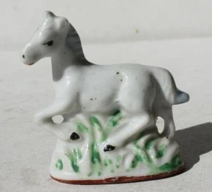 Horse Figurine White Miniature Horse Standing Ceramic Hand Painted Made in Japan - Imagen 1 de 1