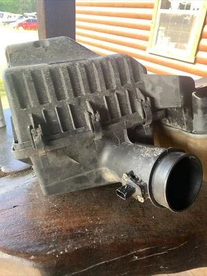 2011-2014 FORD F150 3.7L AIR INTAKE HOUSING BOX W/ COOLANT RESERVOIR TANK USED   Foto 1 de 4