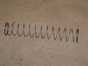 KAWASAKI KZ750 KZ 750 LTD ZN700 ZN 700 CARBURETOR DIAPHRAGM SLIDE SPRING - Picture 1 of 1