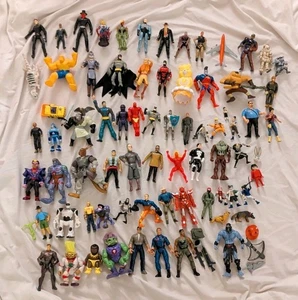Lote de figuras de acción vintage juguetes mixtos años 80’s 90’s 2000s Robocop WWF DC - Imagen 1 de 13