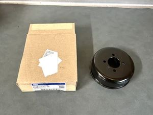 Polea bomba agua Ford OEM NOS AC3Z-8509-CA 2011-2022 F-250 Super Duty 6,2 L - Imagen 1 de 6