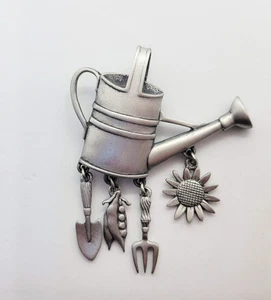 JJ Jonette Gardening Pewter Brooch Pin Vintage Signed Watering Can Dangles Charm - Bild 1 von 4