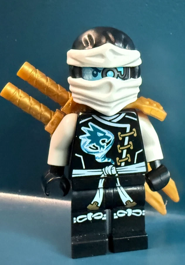LEGO Ninjago Zane Skybound Minifigure NJO189 70603 With Weapons
