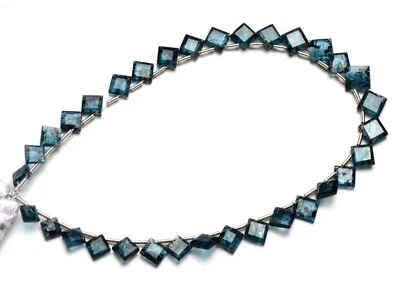 Cuentas de cojín facetadas de cianita verde gema natural tamaño de 5 a 6,5 mm filamento de 9" 47 quilates Foto 1 de 4