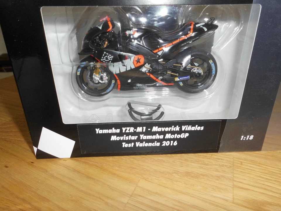 Yamaha YZR-M1  Movistar  M.Vinales  MotoGP Test Valencia  2016 Minichamps 1:18 - Bild 1 von 2