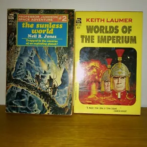 Lote de 2 PB ACE Ciencia Fi Mundo sin Sol Neil Jones Worlds Imperium Keith Laumer - Imagen 1 de 2