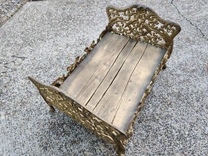 Antique Vintage Cast Iron Salesman Sample or doll Bed - Picture 1 of 8