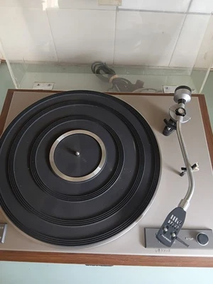 Pioneer SPL 110 belt Drive Turntable In Working Order Good Condition!  - image 1 of 4