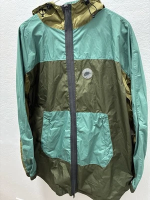 Chaqueta cortavientos Nike estilo Y2K tejida deportiva utilitaria para hombre mediana Foto 1 de 4