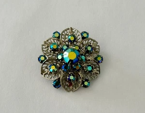 Impresionante Broche Vintage Filigrana Tono Plata Metal con Acabado AB Estrás Azul - Imagen 1 de 7