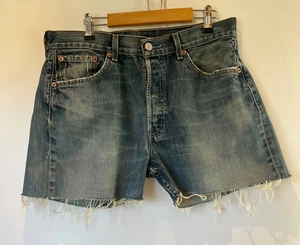 Levi’s 501 Denim Shorts W33 High Waisted Cut-Offs Medium Wash Loose Fit - Picture 1 of 16