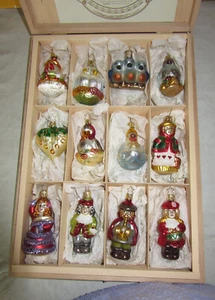 INGE-GLAS OF GERMANY 'THE TWELVE DAYS OF CHRISTMAS' GLASS ORNAMENTS WOODEN BOX - Picture 1 of 6