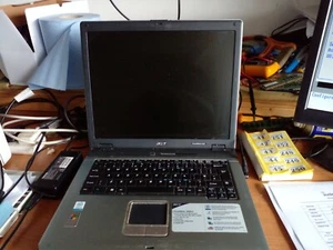 Acer Travelmate 2355L, boots to bios, intel celeron M @1.4Ghz, 1 GB Ram  (248) - Picture 1 of 12