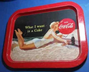 Bandeja para servir pequeña de metal colorido "Drink Coca Cola" Beach Girl reproducción - Imagen 1 de 4