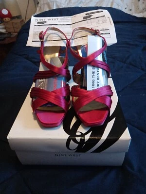 Zapatos de salón formales Nine West Jasley rosa oscuro satinado para mujer talla 9 M precio de venta sugerido por el fabricante $25. Foto 1 de 4