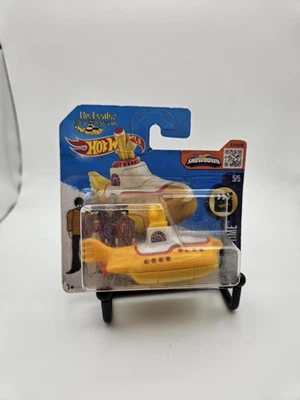 Submarino amarillo Hot Wheels Beetles en caja Foto 1 de 4