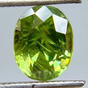 Natural Demantoid Garnet from the Urals, Russia – 1.24 Carats. - Picture 1 of 10