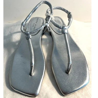 Sandalias para mujer Marc Fisher Maycee de cuero plateado con correa al tobillo talla 7,5 M Foto 1 de 4