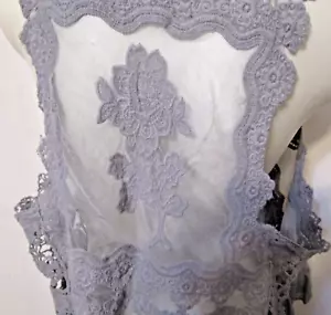 UMGEE Ruffle Lace Open Front Sleeveless Vest Floral Gray Boho M/L - Picture 1 of 5