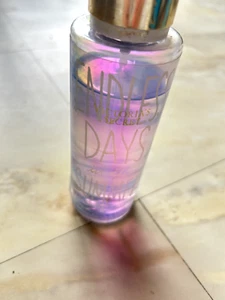 (See Pics) Victoria's Secret "Endless Days in the Summer" Fragrance Mist - Picture 1 of 2