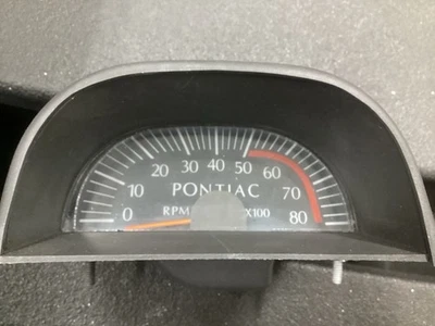 Pontiac Firebird 1967 capó velocímetro Foto 1 de 4