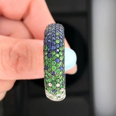 Pendiente individual de aro de piedras preciosas múltiples de oro blanco de 18 quilates de 5,00 quilates $5000 Foto 1 de 4